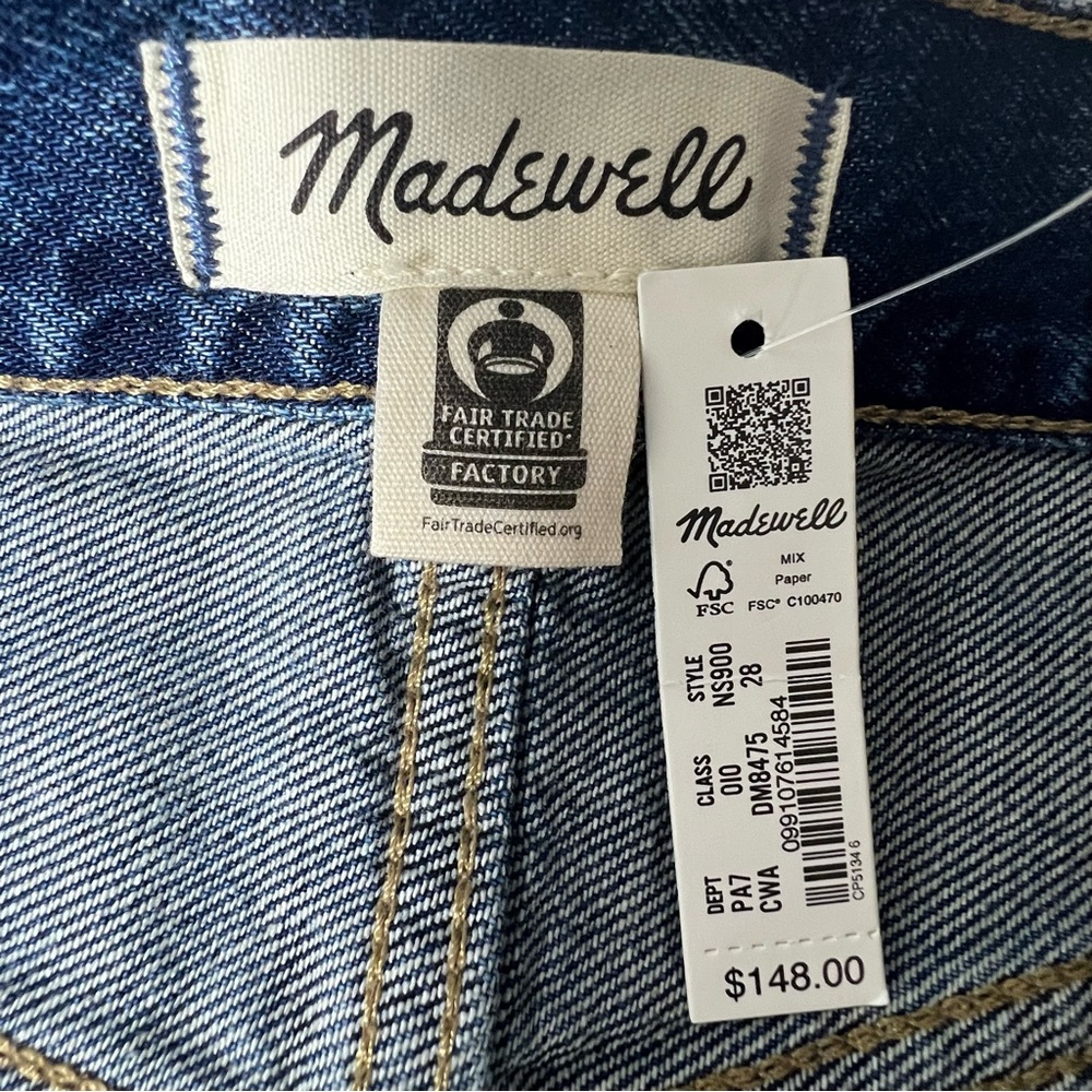 Madewell Superwide-Leg Jeans
Concho Wash Color Size 28
NWT - Picture 13 of 15